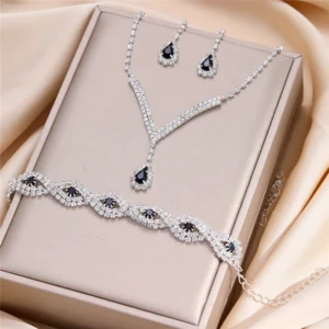 Conjunto com Cristais Negros e Brilhantes