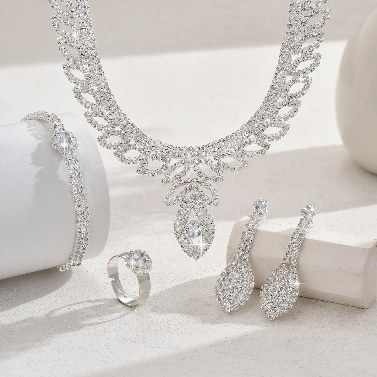 Conjunto Clássico com Flores de Cobre e Zircônia - Imagem 4