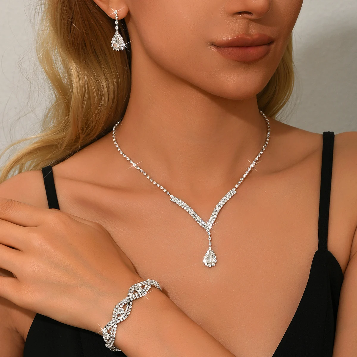 Conjunto Aniversário Elegante com Gota de Zircônia - Imagem 4