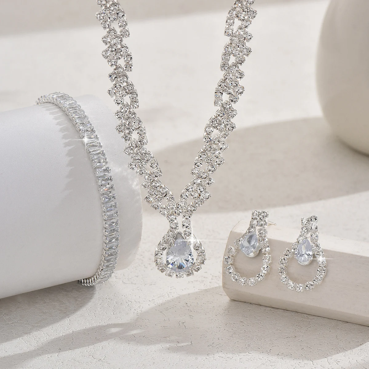 Gota de Zircónio - Colar, Brincos e Pulseira - Imagem 3