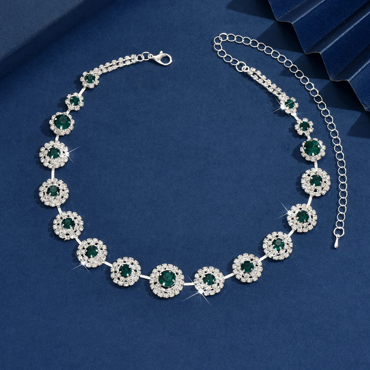 Colar Clássico com Círculos de Strass com Banho em Prata - Imagem 2
